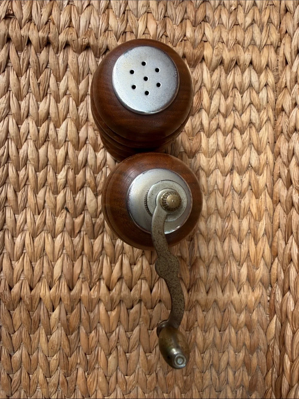 Vintage 60’s Wooden Salt & Pepper Mill Set – Hand Cranked Wood Grinder & Shaker